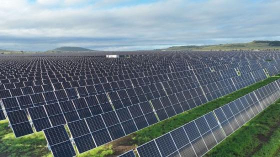 Le casse-tête des panneaux photovoltaïques : La baisse des prix va-t-elle se poursuivre en 2023-2024 ?